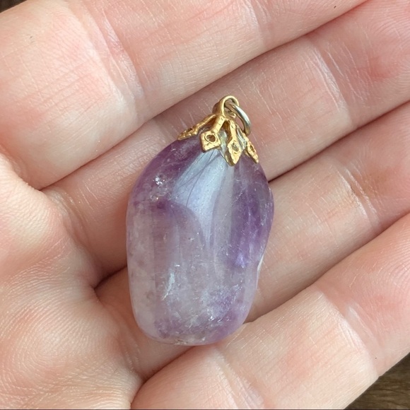 Vintage | Purple Natural Stone Gold Tone Screwback Earrings & Pendant (no chain) - Picture 9 of 16